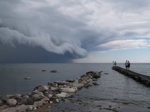 Cloud_cumulonimbus_at_baltic_sea1.resized.jpg